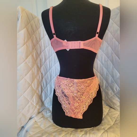 Victoria's Secret Bra & Panty - Picture 2 of 6